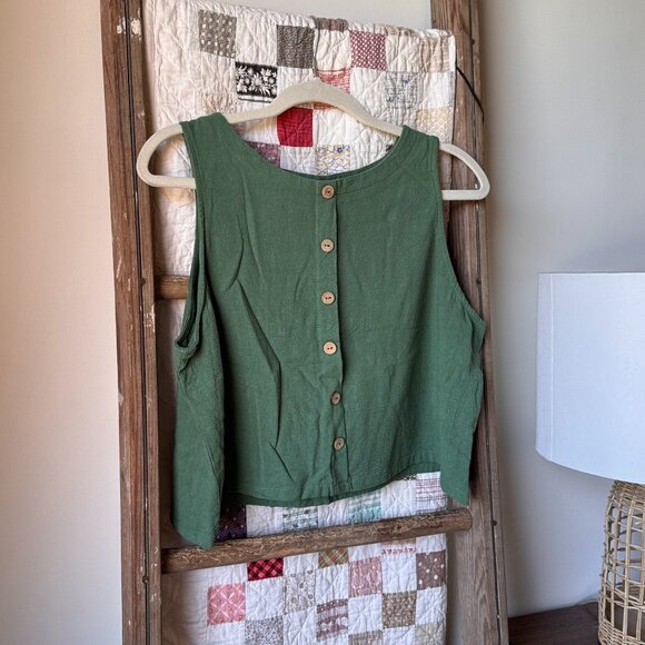 Sleeveless Crop Top - Picture 3 of 9